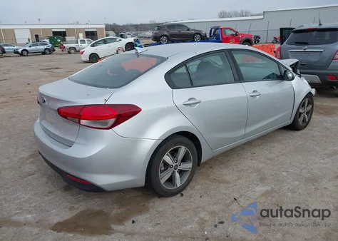 2018 Kia Forte Lx z USA, uszkodzony, nr VIN 3KPFL4A76JE269729